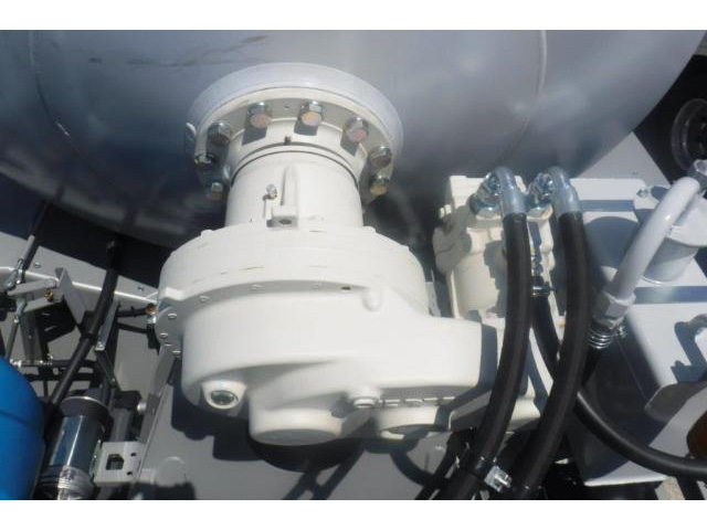 三菱ふそうスーパーグレートミキサー車（コンクリートミキサー）大型（10t）[写真05]