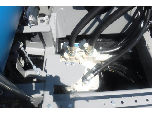 三菱ふそうスーパーグレートミキサー車（コンクリートミキサー）大型（10t）[写真06]