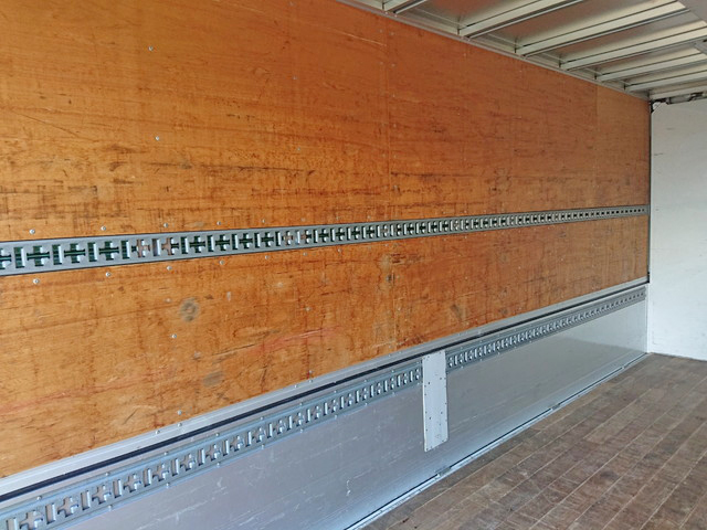 日野レンジャーアルミウイング中型（4t）[写真12]