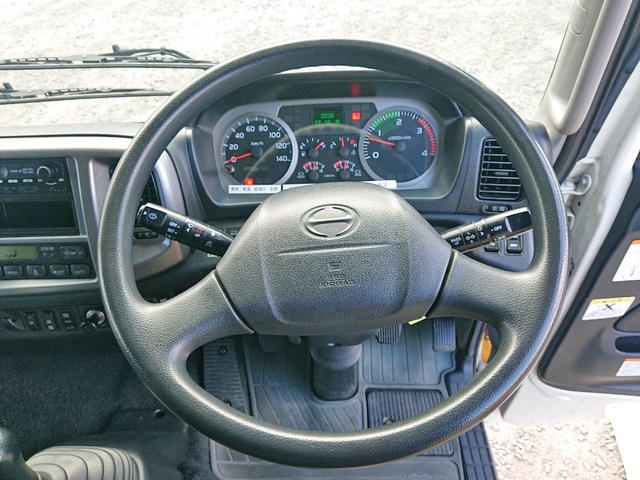 日野レンジャーアルミウイング中型（4t）[写真37]