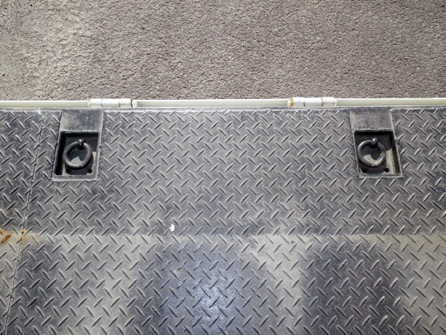 日野プロフィア平ボディ大型（10t）[写真12]