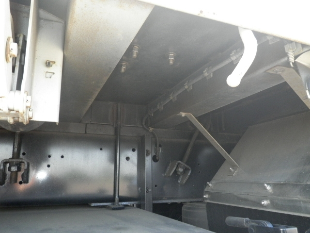 日野プロフィア平ボディ大型（10t）[写真14]