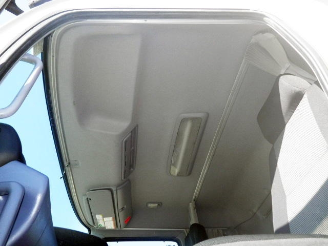 日野プロフィア平ボディ大型（10t）[写真22]