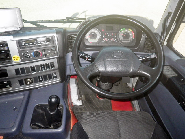 日野プロフィア平ボディ大型（10t）[写真24]