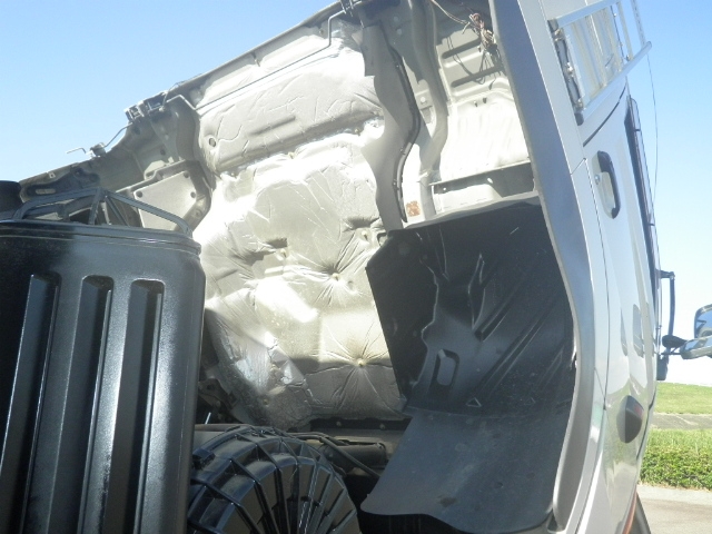 日野プロフィア平ボディ大型（10t）[写真30]