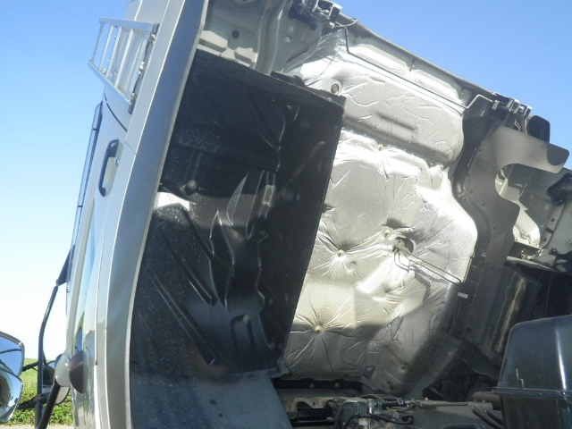 日野プロフィア平ボディ大型（10t）[写真31]