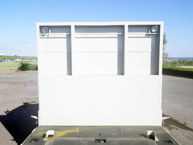 日野プロフィア平ボディ大型（10t）[写真08]