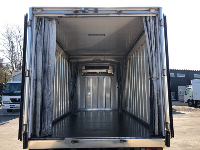 いすゞエルフ冷凍車（冷蔵車）小型（2t・3t）[写真10]