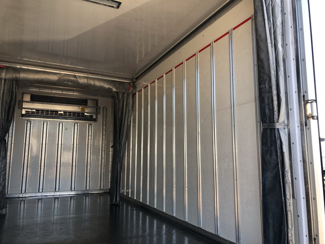 いすゞエルフ冷凍車（冷蔵車）小型（2t・3t）[写真12]