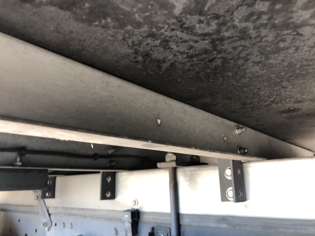 いすゞエルフ冷凍車（冷蔵車）小型（2t・3t）[写真21]