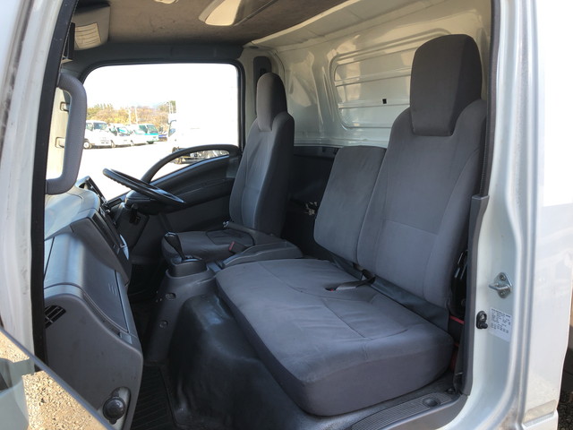 いすゞエルフ冷凍車（冷蔵車）小型（2t・3t）[写真31]