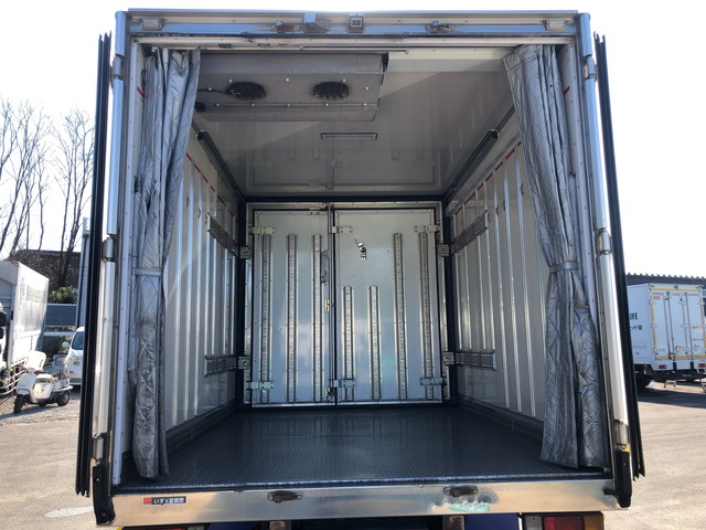 いすゞエルフ冷凍車（冷蔵車）小型（2t・3t）[写真11]