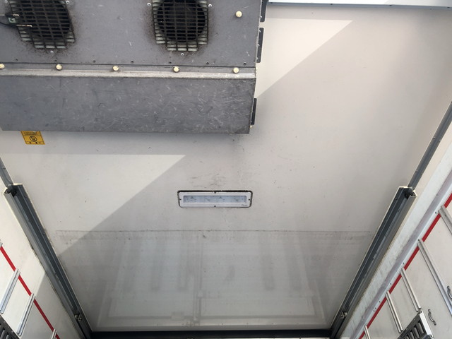 いすゞエルフ冷凍車（冷蔵車）小型（2t・3t）[写真14]