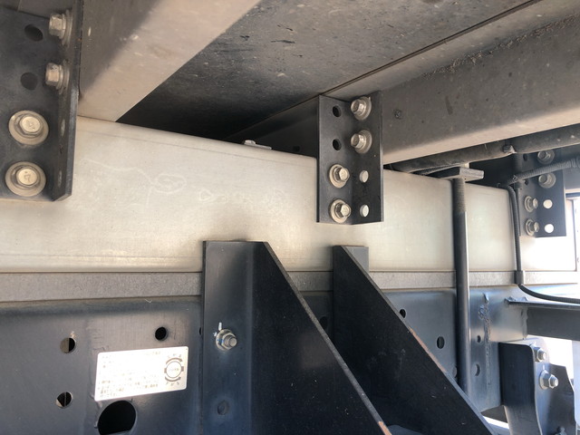 いすゞエルフ冷凍車（冷蔵車）小型（2t・3t）[写真20]