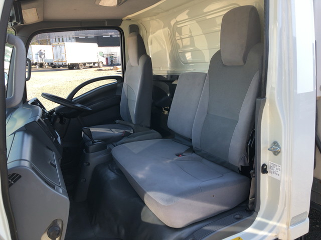 いすゞエルフ冷凍車（冷蔵車）小型（2t・3t）[写真30]