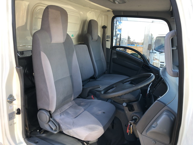 いすゞエルフ冷凍車（冷蔵車）小型（2t・3t）[写真31]