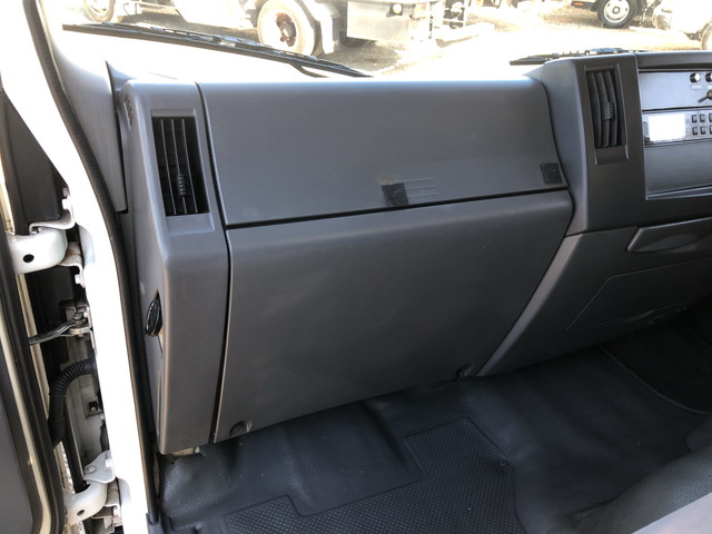 いすゞエルフ冷凍車（冷蔵車）小型（2t・3t）[写真33]