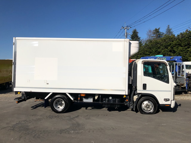 いすゞエルフ冷凍車（冷蔵車）小型（2t・3t）[写真07]
