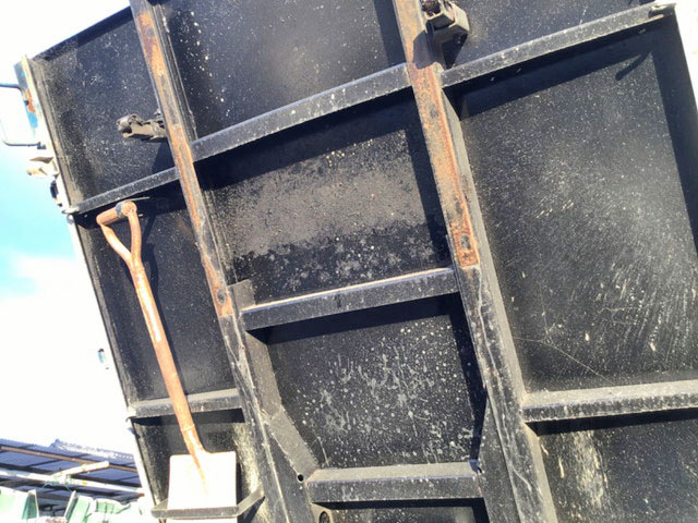 三菱ふそうキャンターダンプ小型（2t・3t）[写真11]