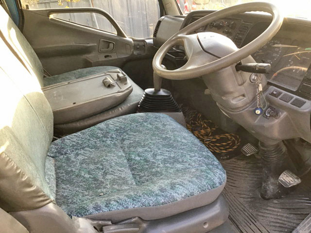 三菱ふそうキャンターダンプ小型（2t・3t）[写真19]