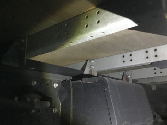 いすゞエルフアルミバン小型（2t・3t）[写真15]