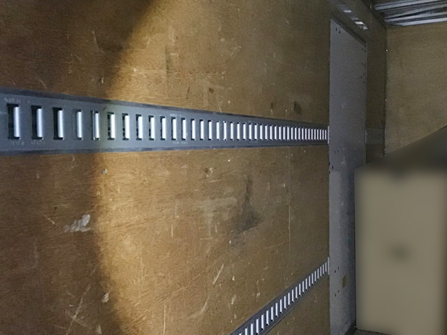 いすゞエルフアルミバン小型（2t・3t）[写真09]