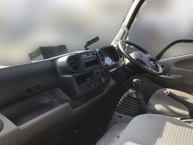 トヨタダイナアルミバン小型（2t・3t）[写真25]