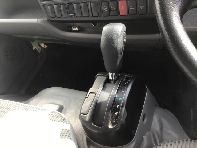 トヨタトヨエースアルミバン小型（2t・3t）[写真26]