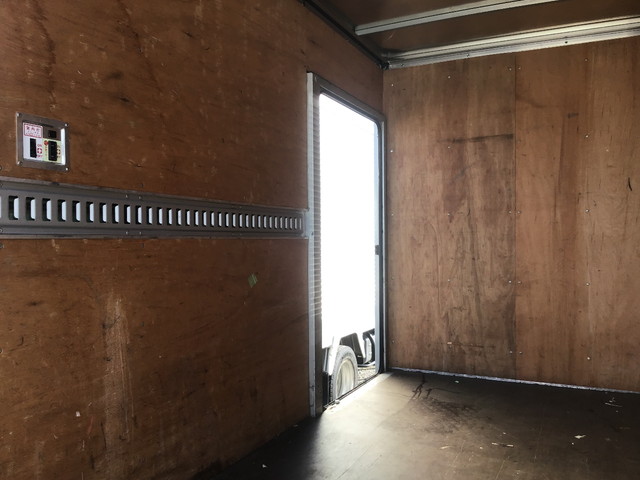 トヨタトヨエースアルミバン小型（2t・3t）[写真09]