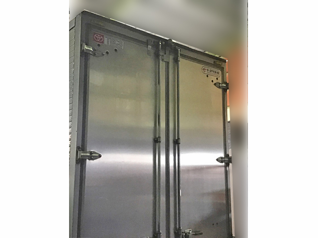 トヨタトヨエースアルミバン小型（2t・3t）[写真08]