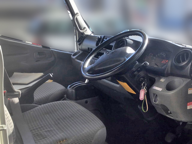 トヨタトヨエースアルミバン小型（2t・3t）[写真11]