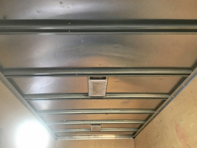 三菱ふそうキャンターアルミバン小型（2t・3t）[写真13]