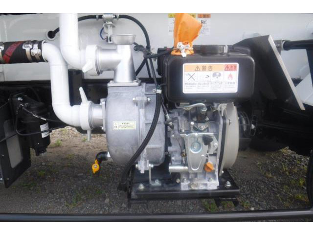 三菱ふそうキャンター散水車小型（2t・3t）[写真17]