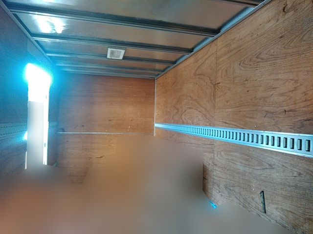 いすゞエルフアルミバン小型（2t・3t）[写真11]