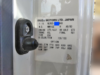 いすゞエルフアルミバン小型（2t・3t）[写真30]