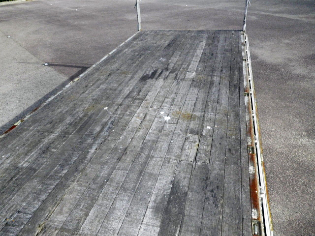 三菱ふそうファイターアルミブロック中型（4t）[写真10]