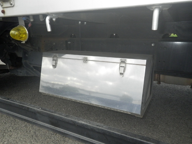 三菱ふそうファイターアルミブロック中型（4t）[写真12]