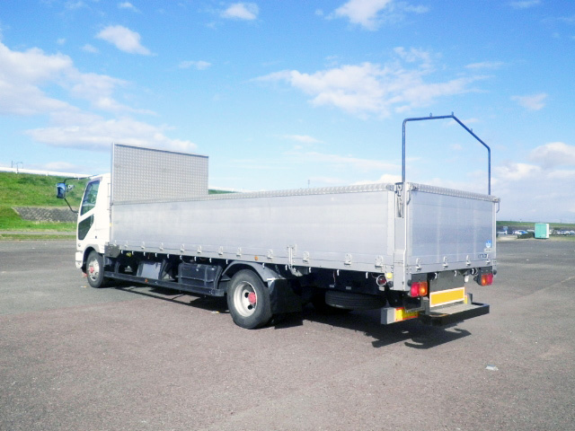 三菱ふそうファイターアルミブロック中型（4t）[写真02]