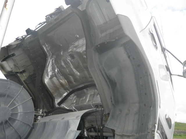 三菱ふそうファイターアルミブロック中型（4t）[写真28]