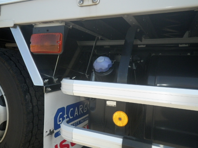 いすゞギガアルミウイング大型（10t）[写真13]