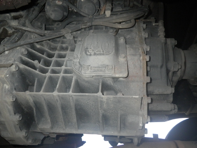 いすゞギガアルミウイング大型（10t）[写真15]