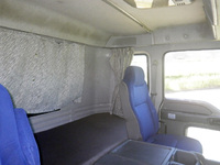 いすゞギガアルミウイング大型（10t）[写真21]