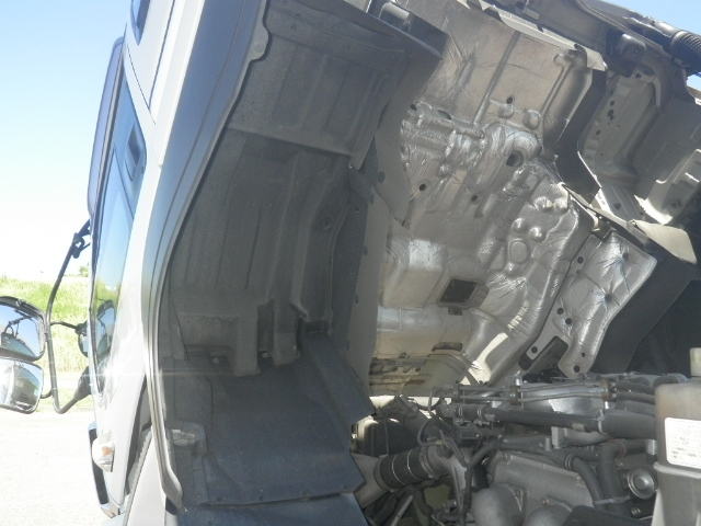 いすゞギガアルミウイング大型（10t）[写真28]
