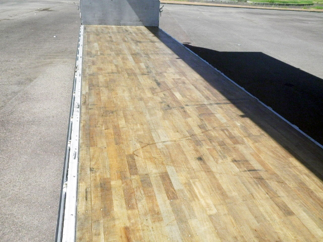 いすゞギガアルミウイング大型（10t）[写真07]