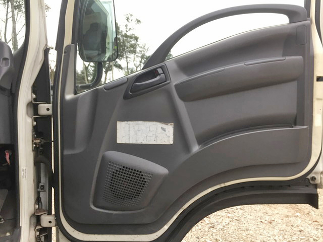 いすゞエルフ冷凍車（冷蔵車）小型（2t・3t）[写真28]