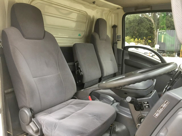 いすゞエルフ冷凍車（冷蔵車）小型（2t・3t）[写真29]