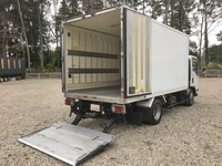 いすゞエルフ冷凍車（冷蔵車）小型（2t・3t）[写真02]