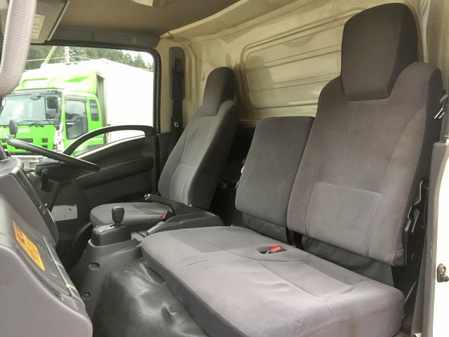 いすゞエルフ冷凍車（冷蔵車）小型（2t・3t）[写真31]