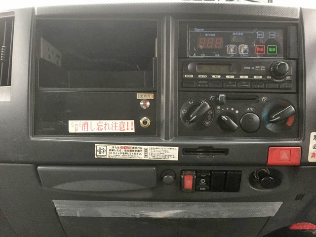 いすゞエルフ冷凍車（冷蔵車）小型（2t・3t）[写真36]