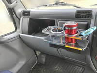 三菱ふそうキャンター平ボディ小型（2t・3t）[写真21]